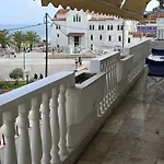 Catherine's Beachfront By Optimum Link Apartmán *