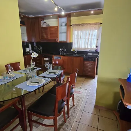 Catherine's Beachfront By Optimum Link Apartamento *