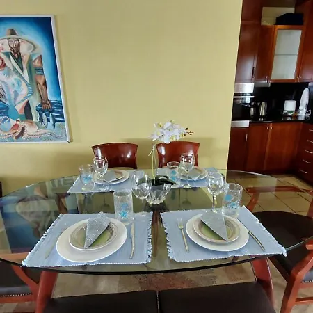 Catherine's Beachfront By Optimum Link Apartamento